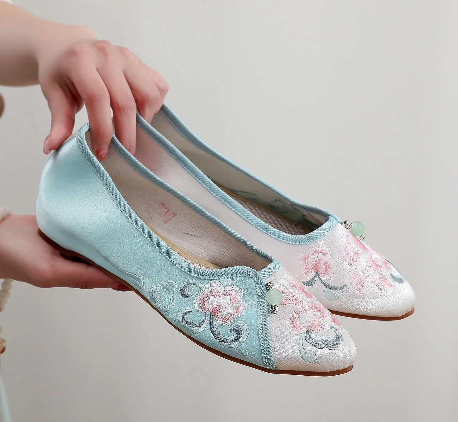 2024 Chinese Traditional Style Embroidered Flower Flats Shoes Comfort Slip On Walking Shoes Pointed Toe Old Beijing Cloth Shoes Mary Jane Ballet Shoes(Color:Green,Size:7.5)