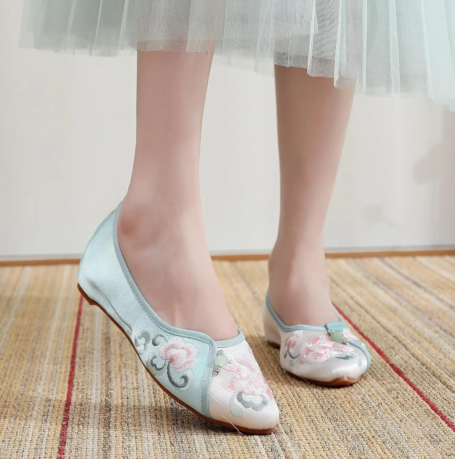 2024 Chinese Traditional Style Embroidered Flower Flats Shoes Comfort Slip On Walking Shoes Pointed Toe Old Beijing Cloth Shoes Mary Jane Ballet Shoes(Color:Green,Size:7.5)