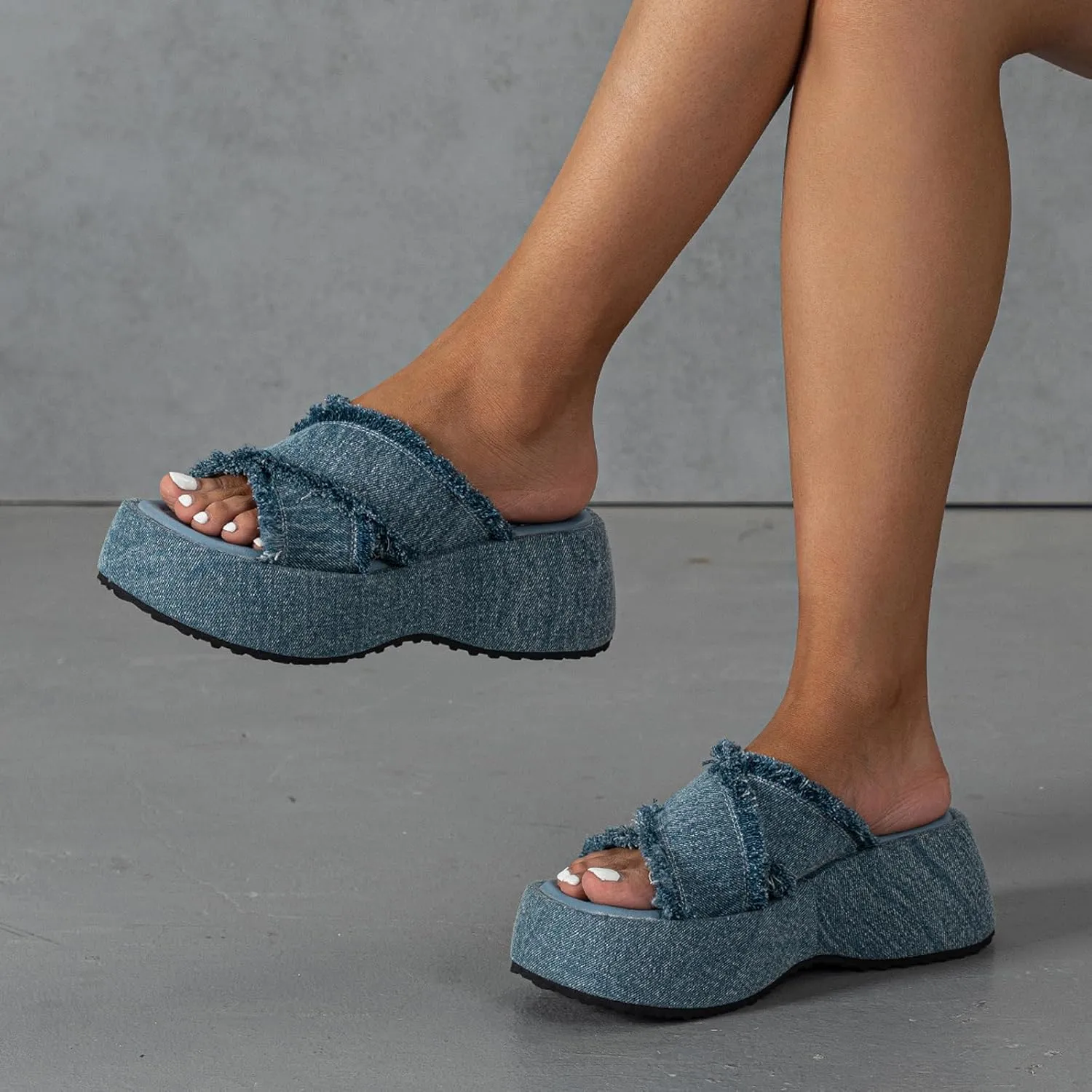 AMAZIDEAL Women's Denim Crossover Strap Platform Slide Sandals,Fashion Open Toe Tassels Slip On Non-Slip Chunky Heel Sandals,Comfortable Thick Bottom Casual Beach Walking Slides Slippers