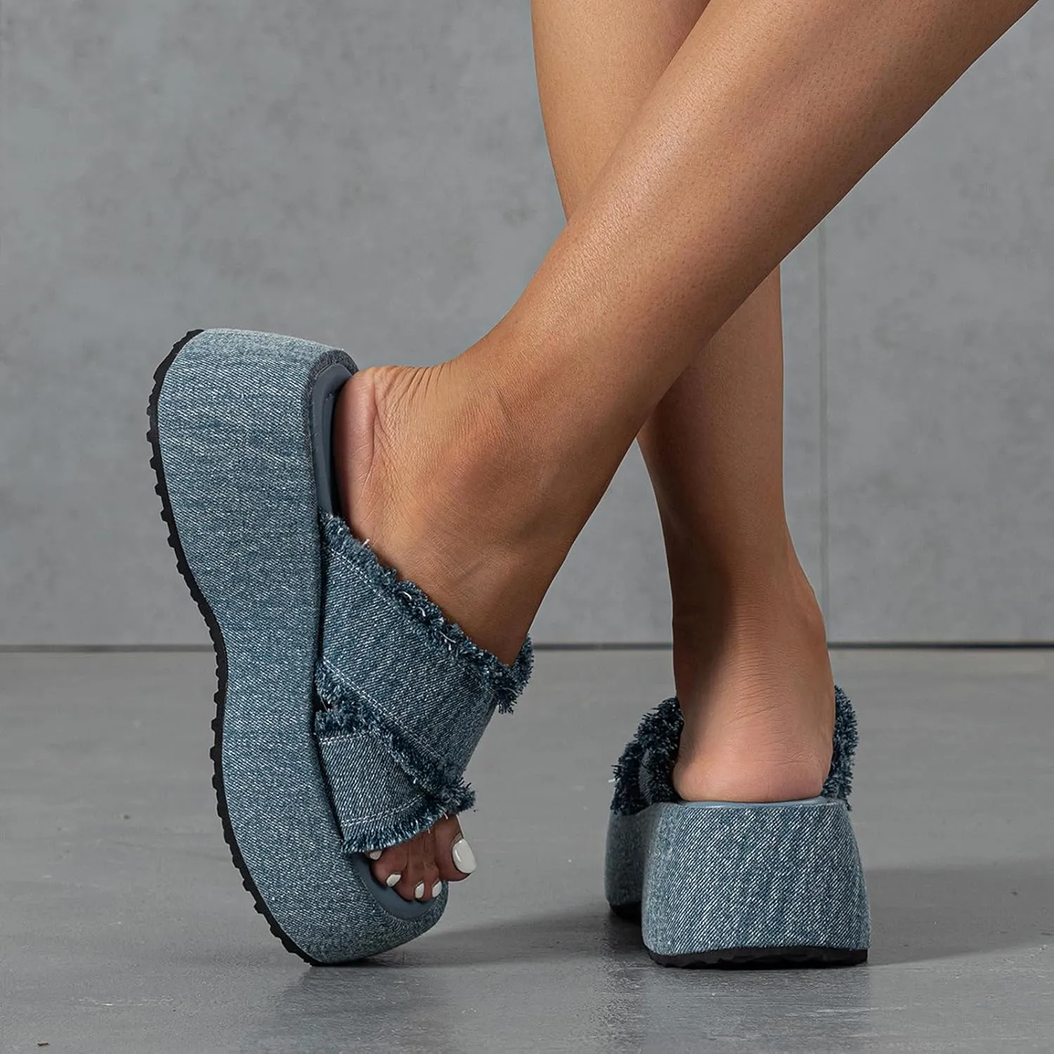 AMAZIDEAL Women's Denim Crossover Strap Platform Slide Sandals,Fashion Open Toe Tassels Slip On Non-Slip Chunky Heel Sandals,Comfortable Thick Bottom Casual Beach Walking Slides Slippers