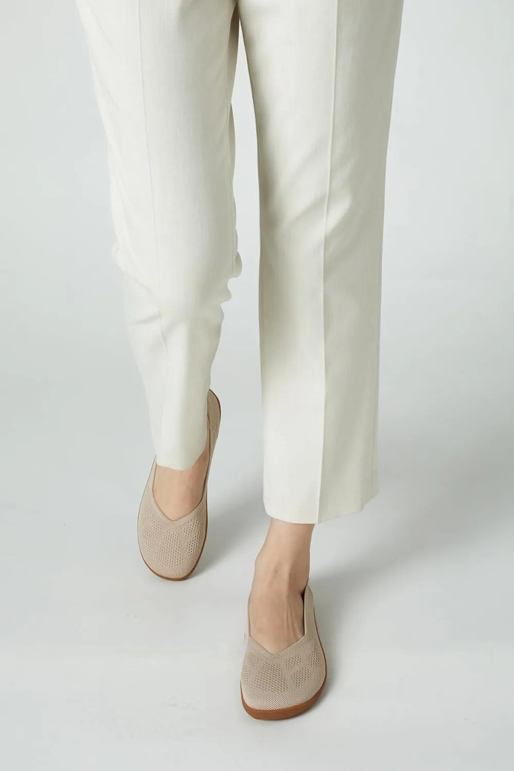 Arromic Wide Toe Box Flats Shoes for Women Comfortable Women Ballet Flats V-Cut for Causal Dressy Office Work