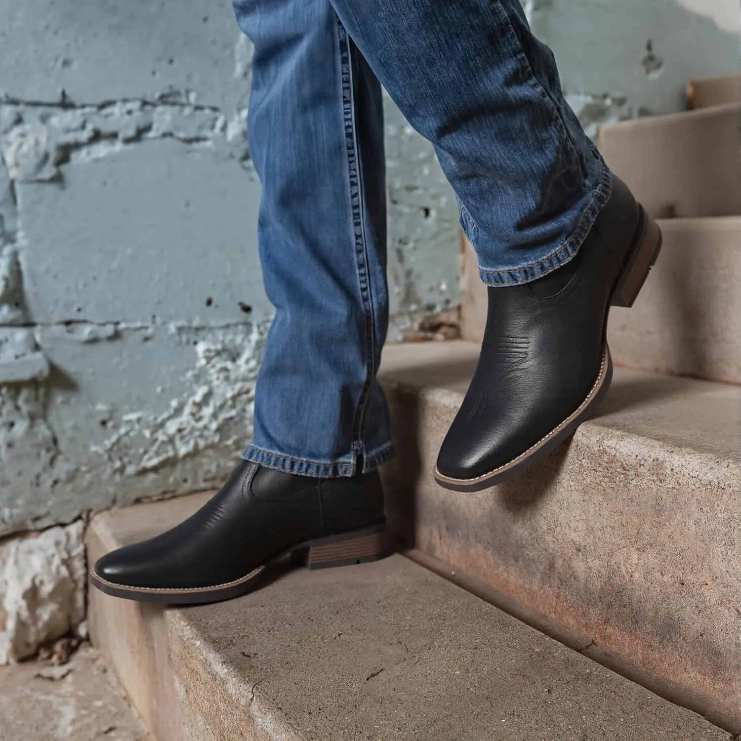 Cowboy Boots For Men with Wide Square Toe Western Retro Boot Durable Classic Fashionable Embroidered Country Pull On Slip Resistant Boots