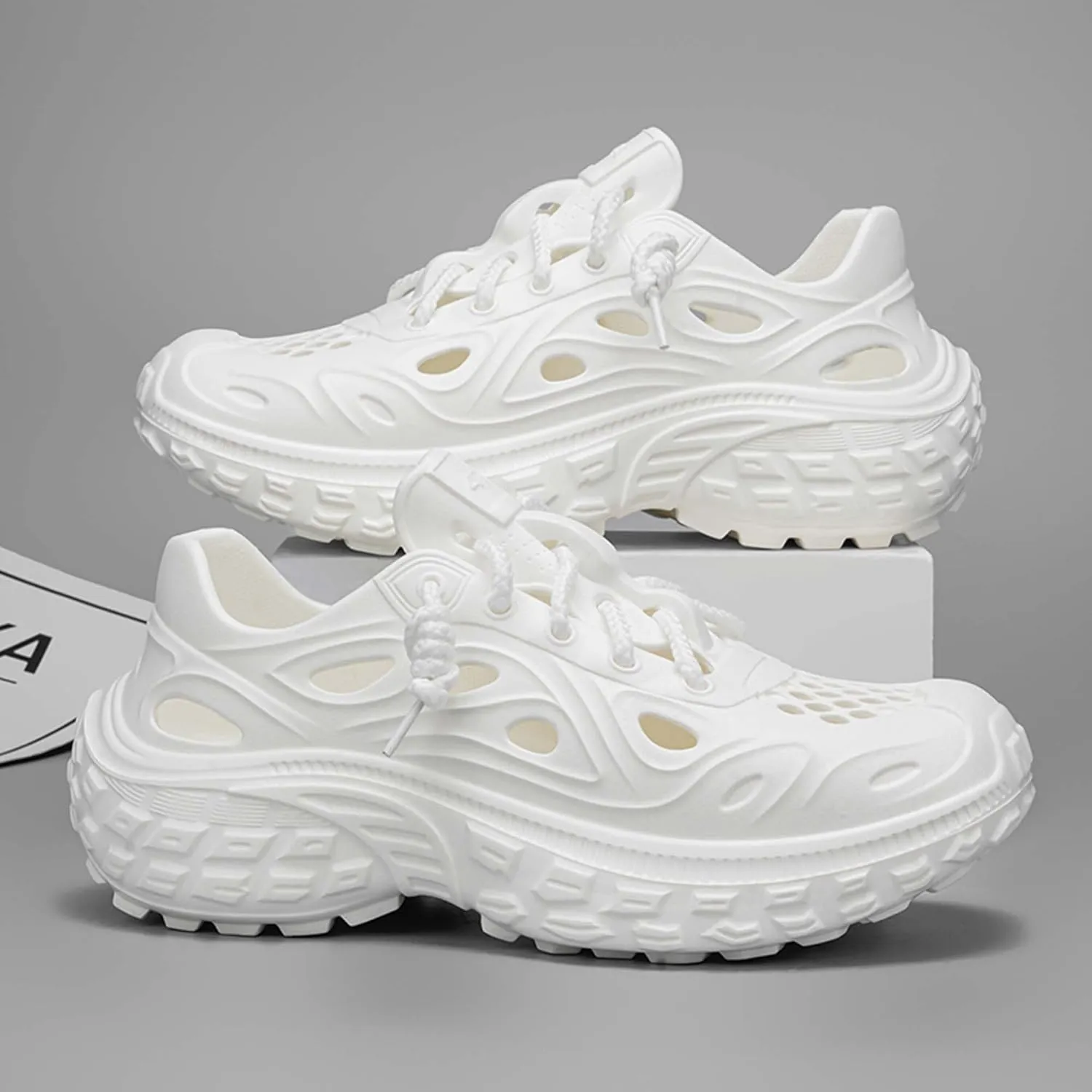 Garden Shoes Breathable Tire Hole Design Anti-Slip Quick-Drying Sandals Lightweight Unisex Clogs for Outdoor & Indoor Activities