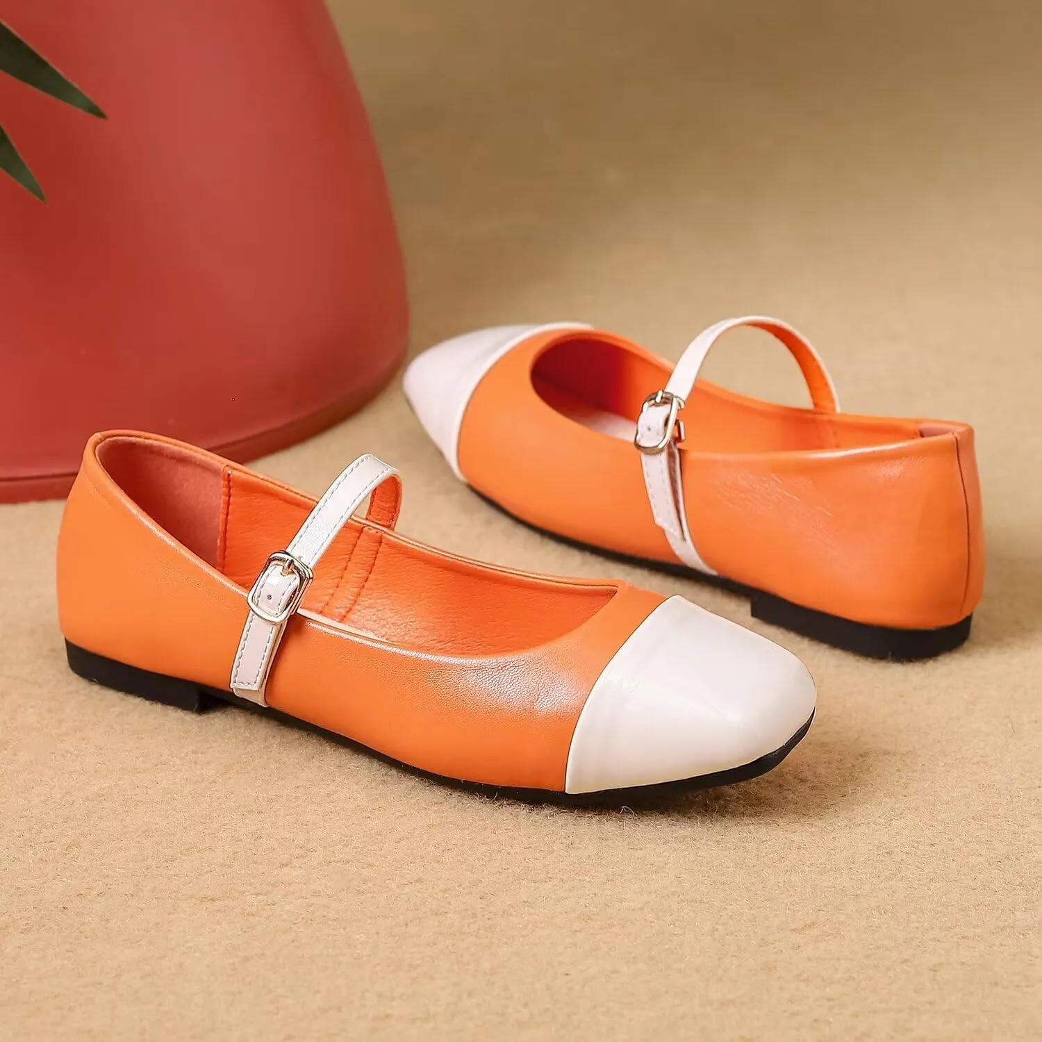 LUXINYU Mary Jane Flats for Women Dressy Retro Square Toe Ankle Strap Ballet Flats Comfortable Patent Leather Shoes