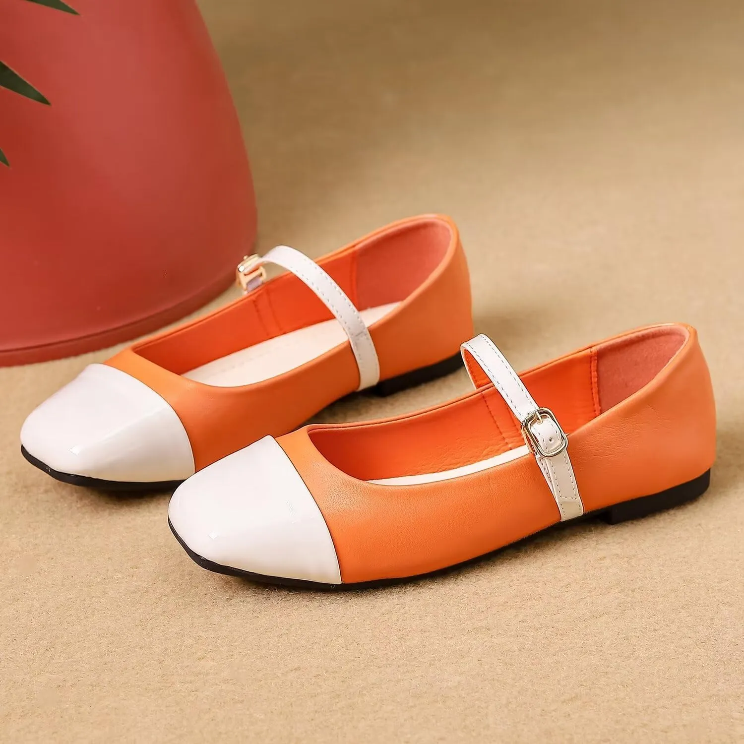 LUXINYU Mary Jane Flats for Women Dressy Retro Square Toe Ankle Strap Ballet Flats Comfortable Patent Leather Shoes