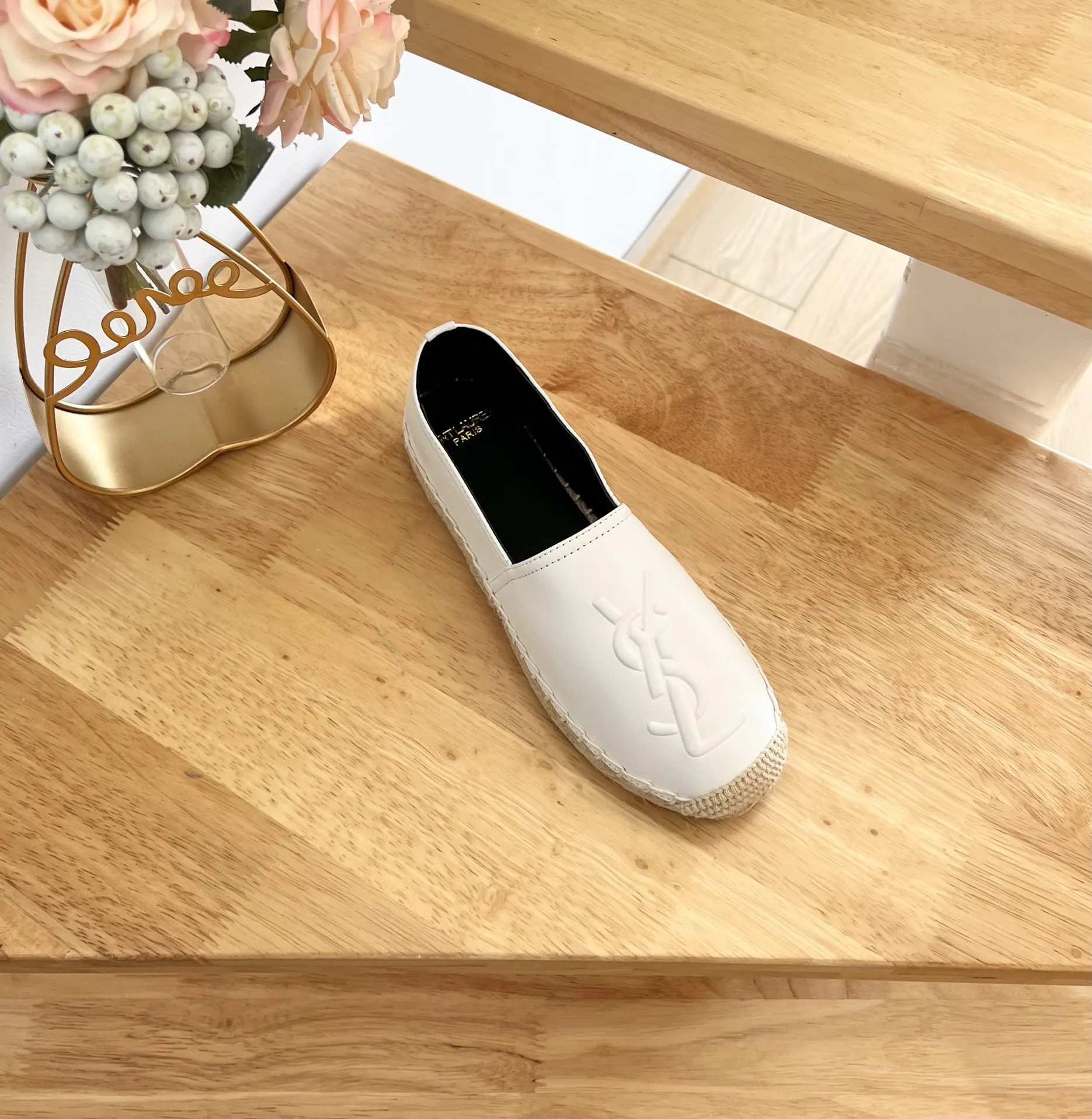 SLIP YVES Thanksgiving sale CALFSKIN Saint Effortless SL LOGO EMBOSSED WHITE AND ON Laurent BLACK