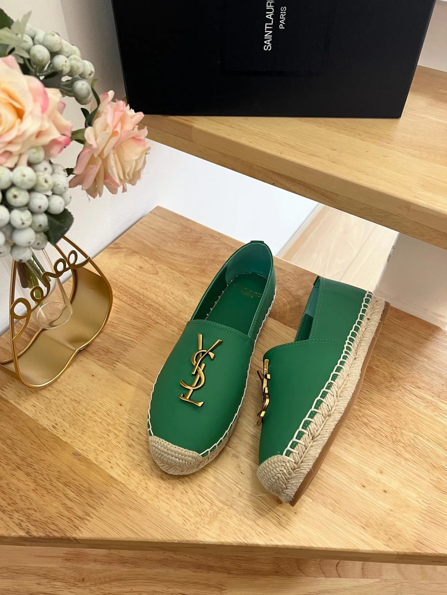 Trusted by customers Extensive variety DARK GREEN ON SLIP YVES CALFSKIN LOGO Laurent SL Saint
