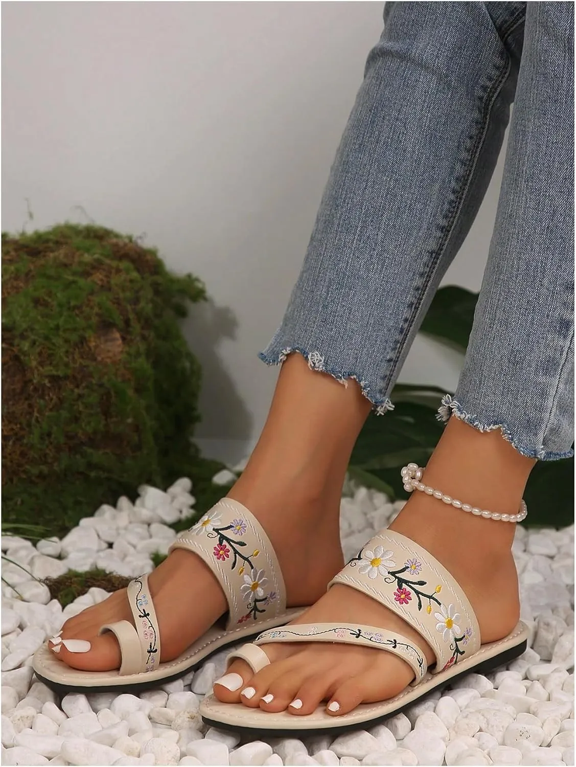 Verdusa Women's Embroidered Open Toe Slip On Flip Flop Sandals Summer Flat Sandals