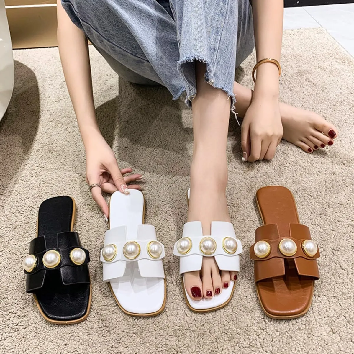 Women's White Flat Sandals with Pearl Open Toe Non-Slip Slippers Fashion Slides for Summer