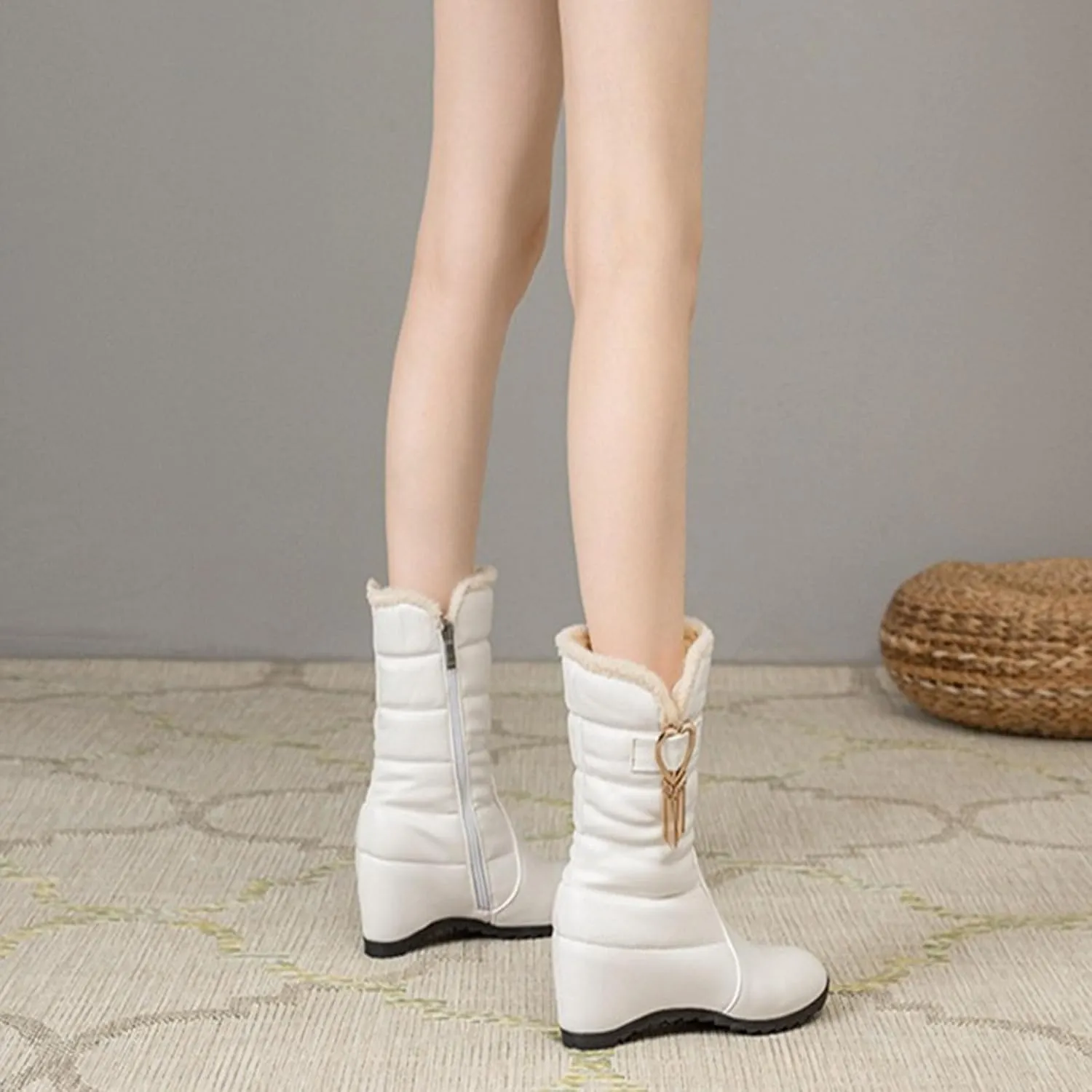 Zipper Mid Calf Snow Boots, Short Plush Lined Raw Edge Warm Straight Boots Patent Leather Dirt Resistant Women's Boots Metal Tassel Decoration Fashion Boots